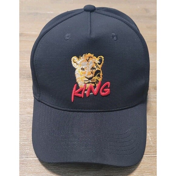 New DISNEY MUFASA: THE LION KING x ACTIVELY BLACK HAT Adjustable Strap Cap KING